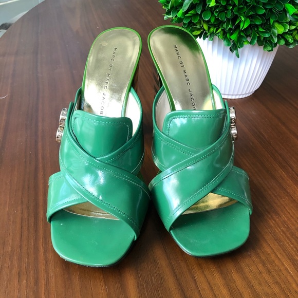 🎉 Marc by Marc Jacobs 🎉 Green and Gold Heels - Picture 2 of 6